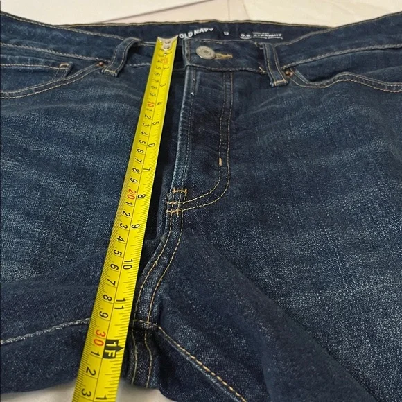 Old Navy High-Waisted Button-Fly O.G. Straight Ripped Cut-Off Jeans - Picture 12 of 16
